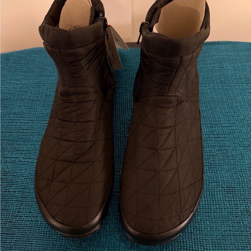 Bogs Quilted Black Winter Boots